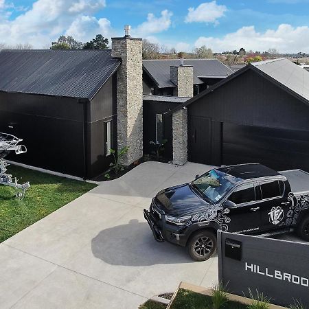 Hillbrook - A Luxurious Guesthouse Ohauiti Exterior photo